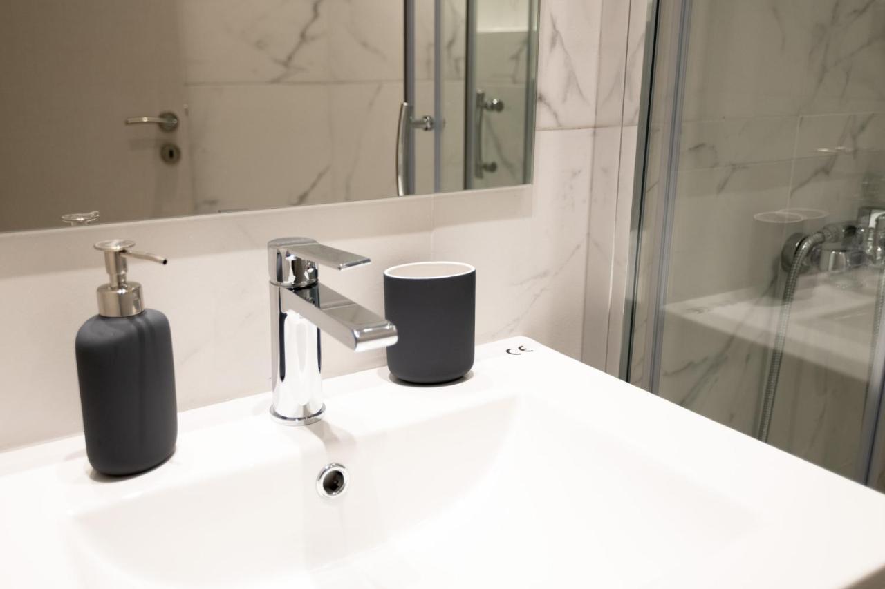 شقة A17 Modern & Cosy 2R Flat Up To 4Ppl Near Parthenon أثينا المظهر الخارجي الصورة
